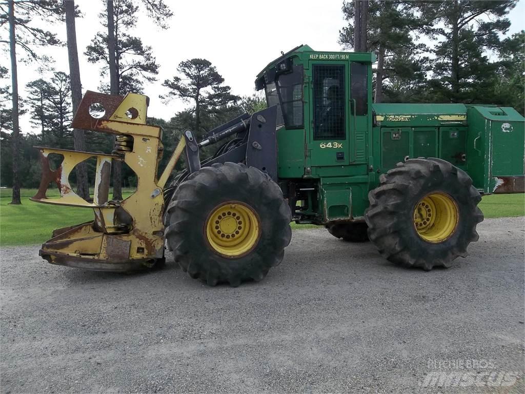 John Deere 643K Abatteuse groupeuse