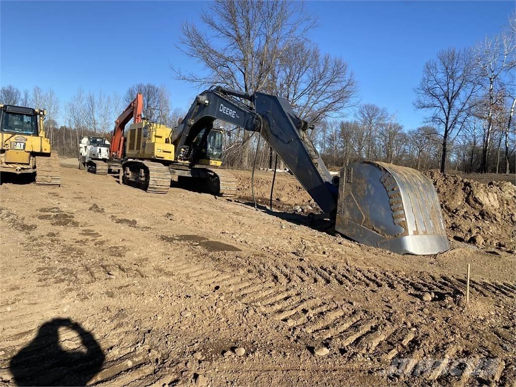 John Deere 670G LC Pelle sur chenilles