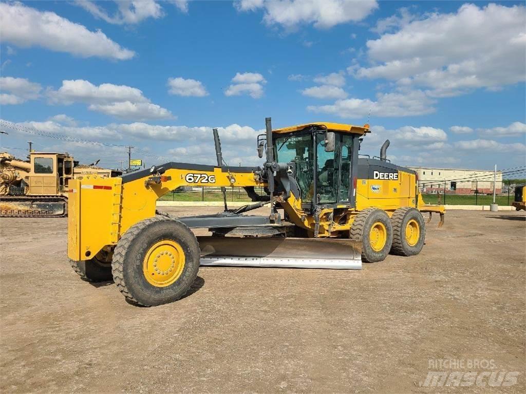 John Deere 672G Niveleuse
