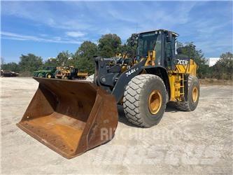 John Deere 744K Chargeuse sur pneus