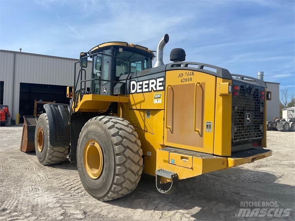 John Deere 744K Chargeuse sur pneus