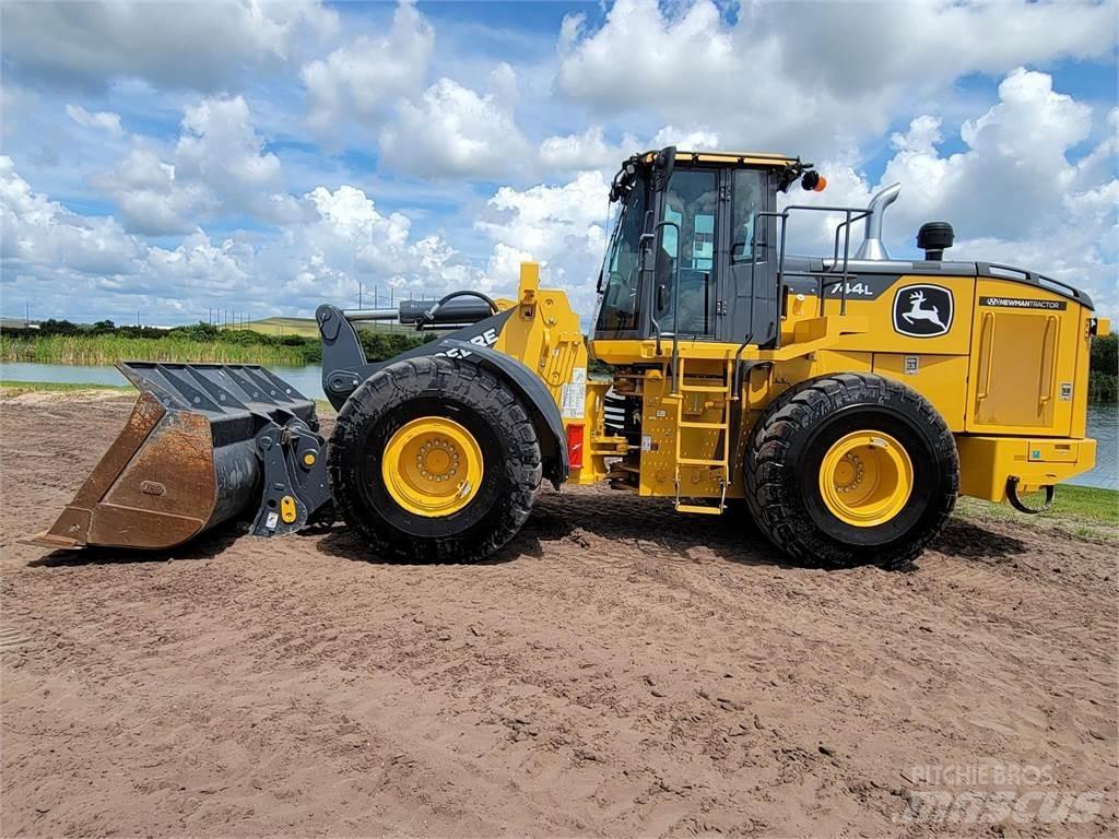 John Deere 744L Chargeuse sur pneus