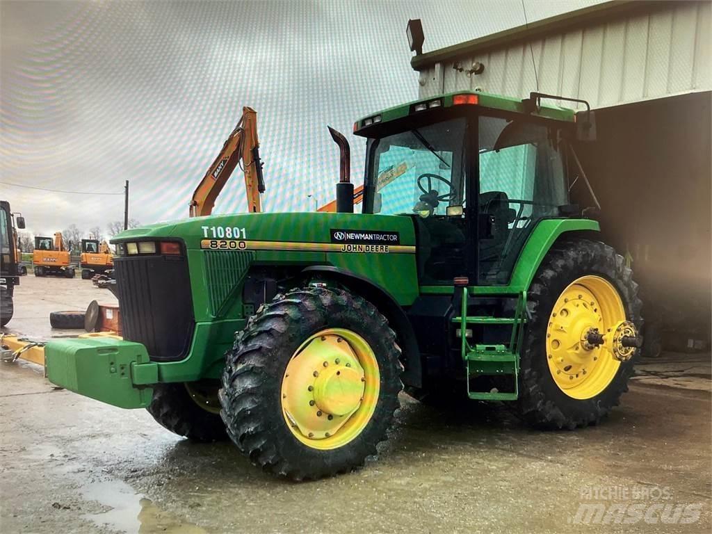 John Deere 8200 Tracteur