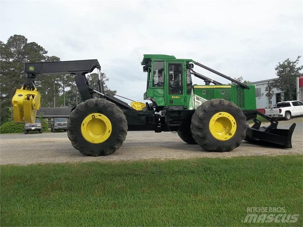 John Deere 848H Débusqueur