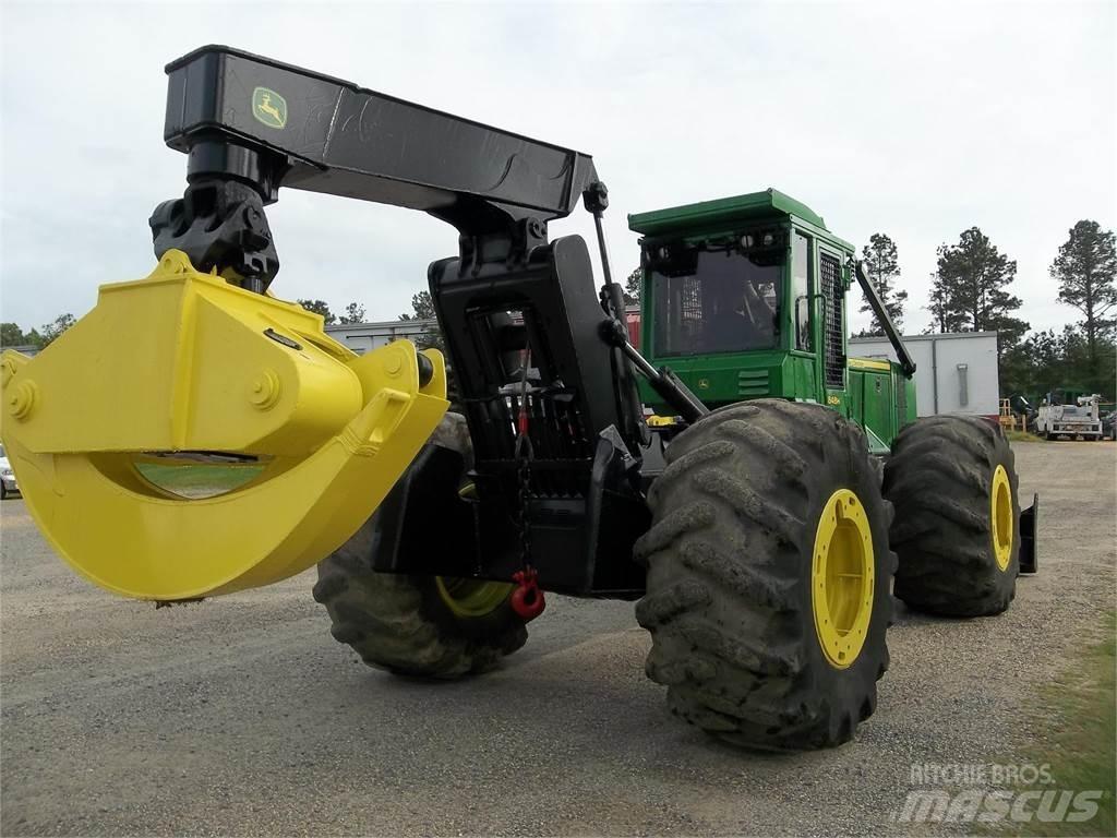 John Deere 848H Débusqueur