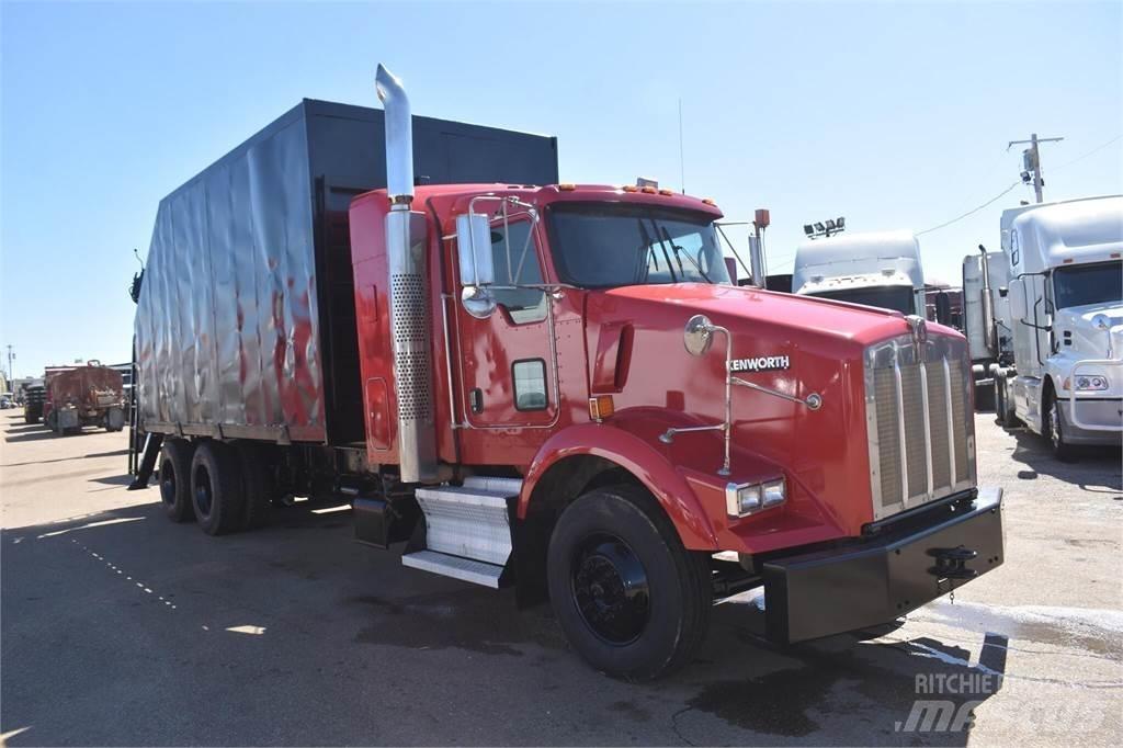 Kenworth T800 Camion plateau ridelle avec grue