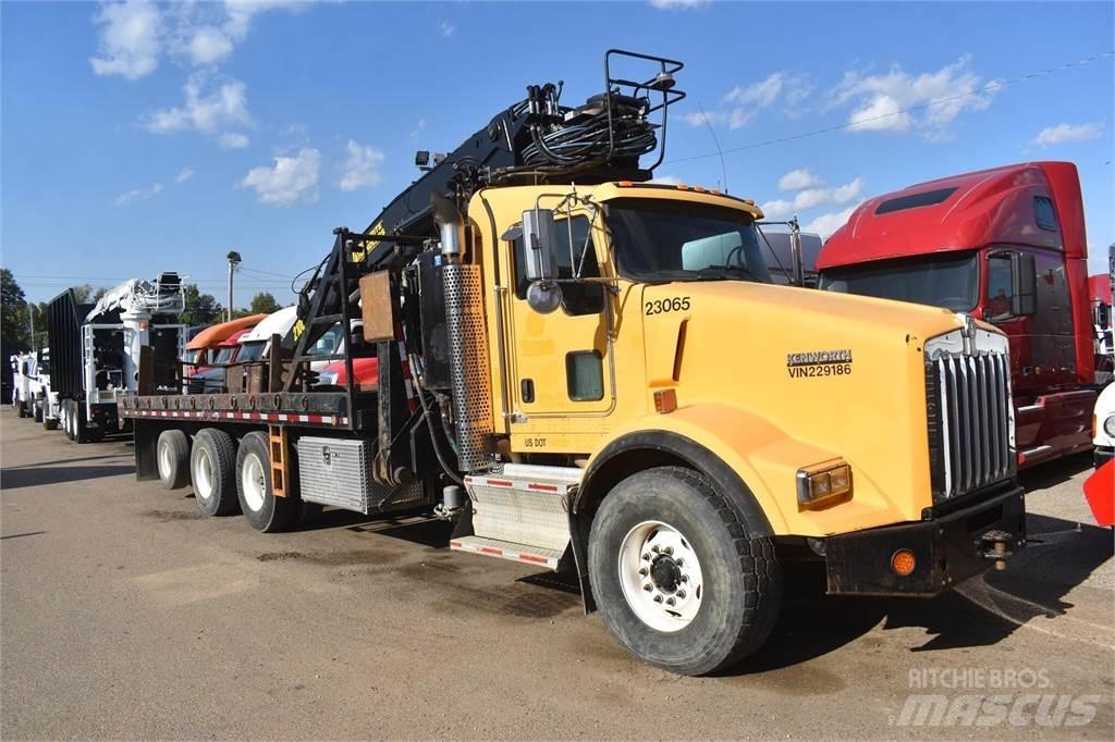 Kenworth T800 Camion plateau ridelle avec grue