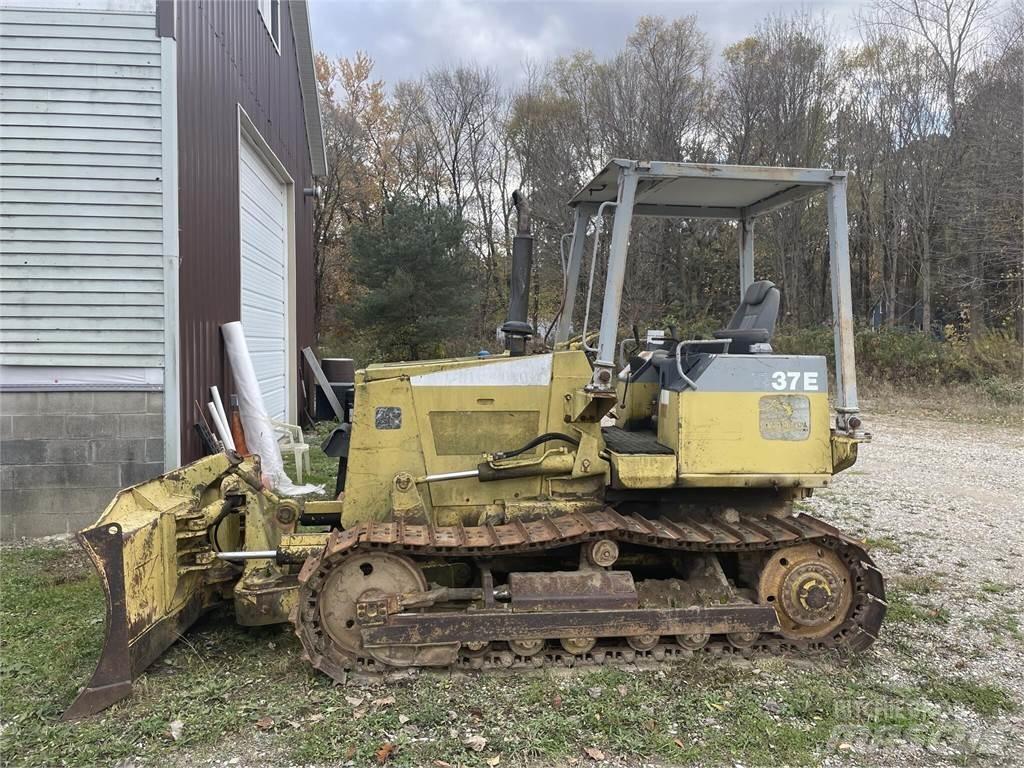 Komatsu D37E-5 Bouteurs sur chenilles