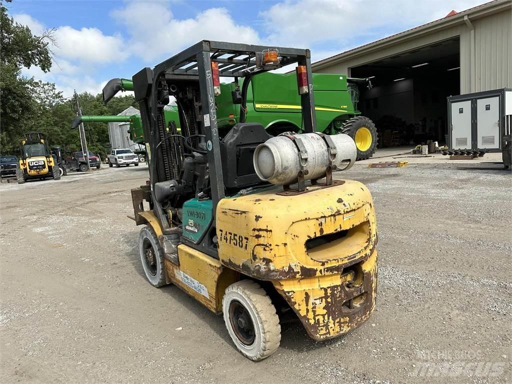 Komatsu FG25T-14 Autres Chariots élévateurs