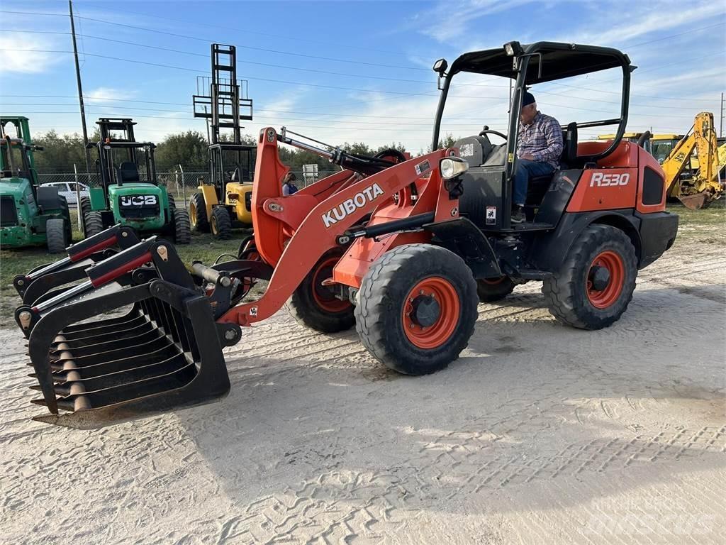 Kubota R530 Chargeuse sur pneus