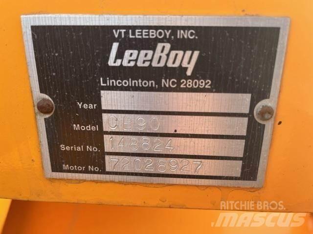 LeeBoy CB90 Balayeuse / Autolaveuse