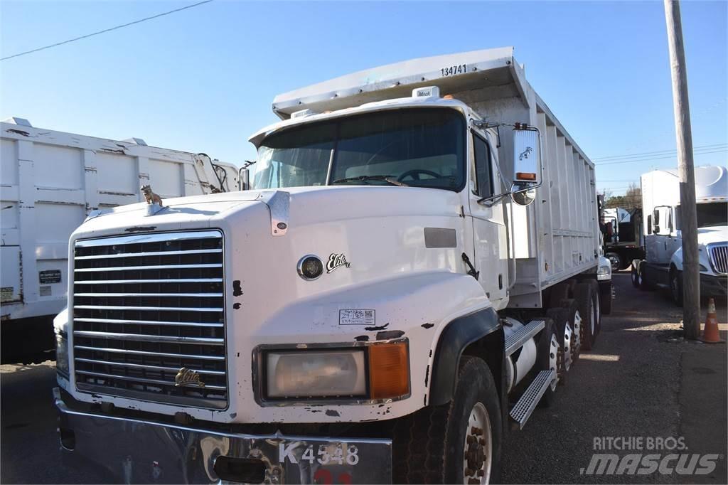 Mack CL713 Camion benne