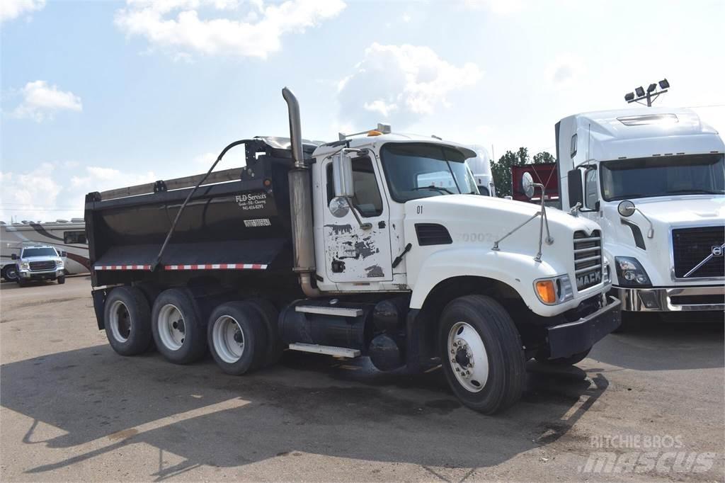 Mack GRANITE CV713 Camion benne