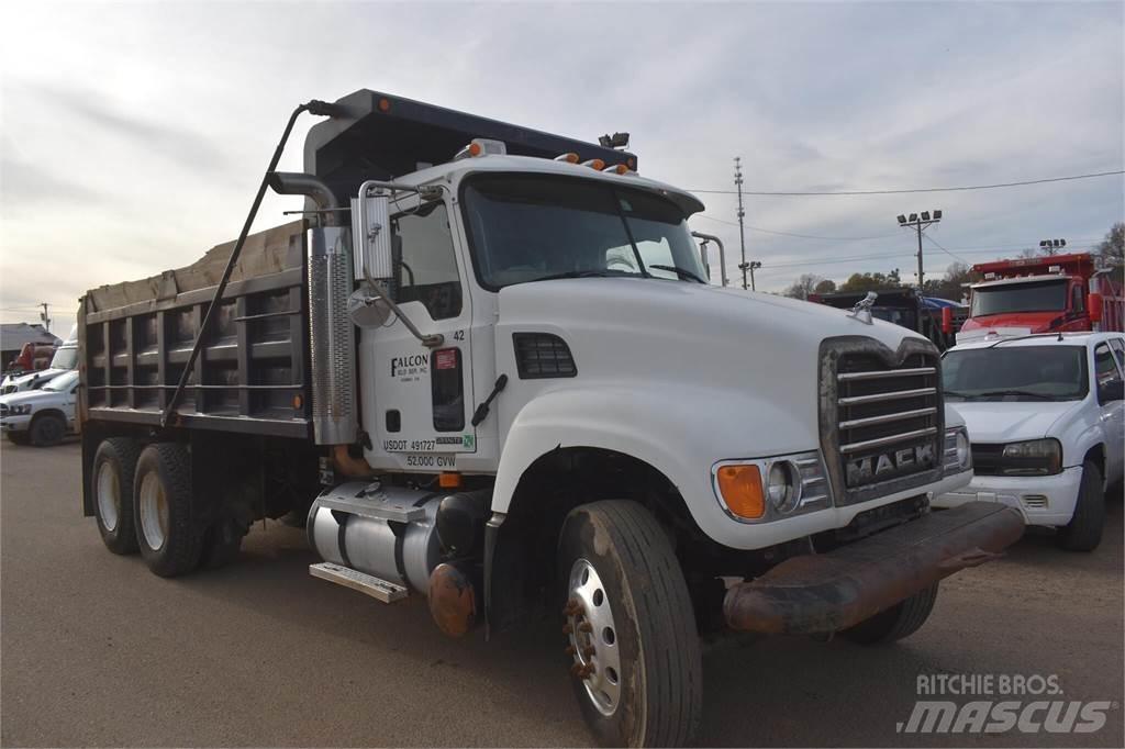 Mack GRANITE CV713 Camion benne