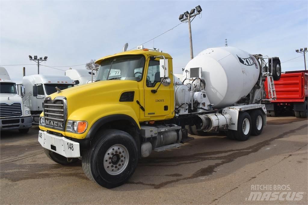 Mack GRANITE CV713 Camion malaxeur