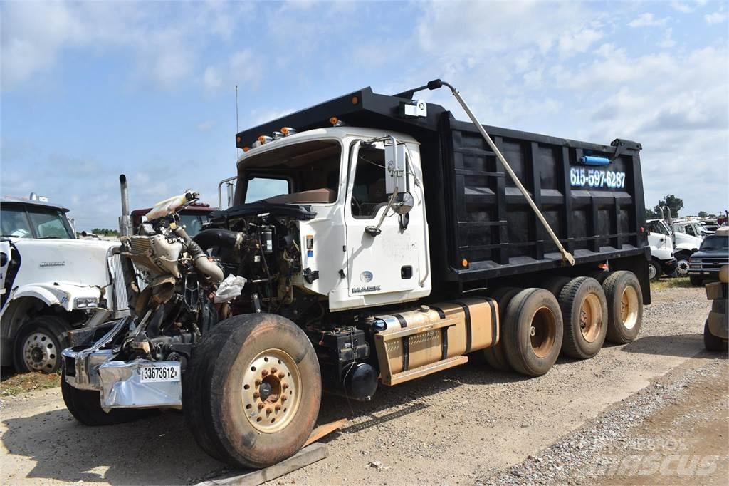 Mack GRANITE GU713 Camion benne