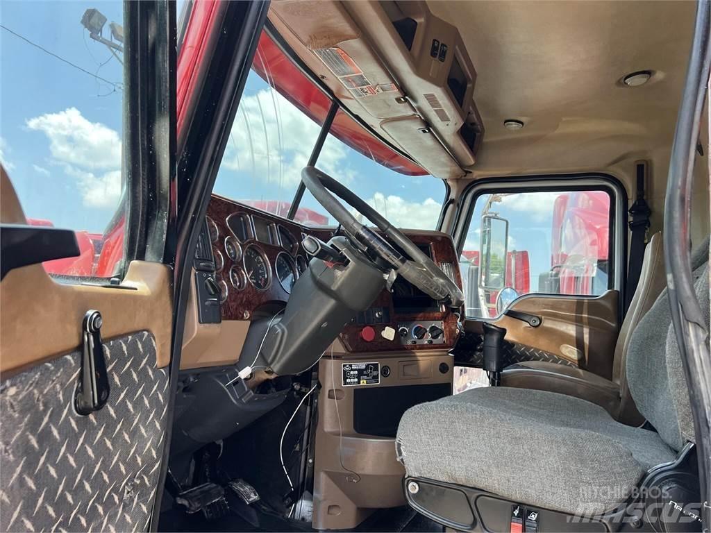 Mack GRANITE GU713 Camion benne