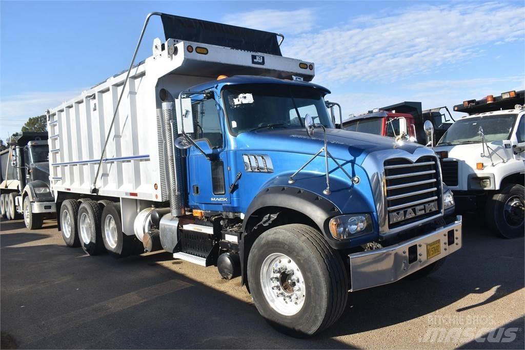 Mack GRANITE GU713 Camion benne