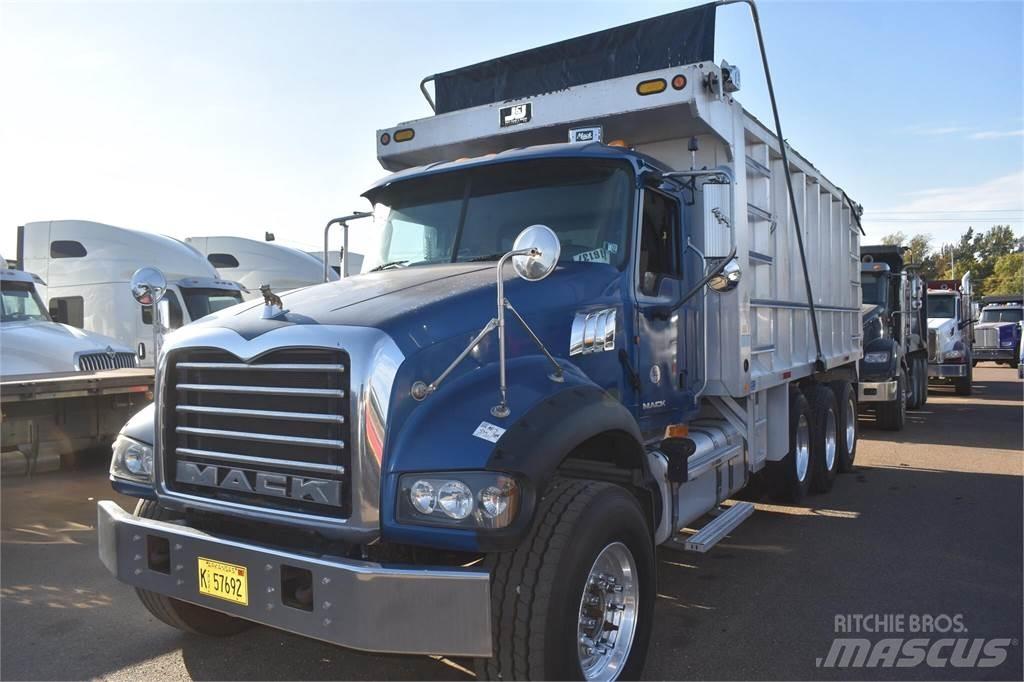 Mack GRANITE GU713 Camion benne