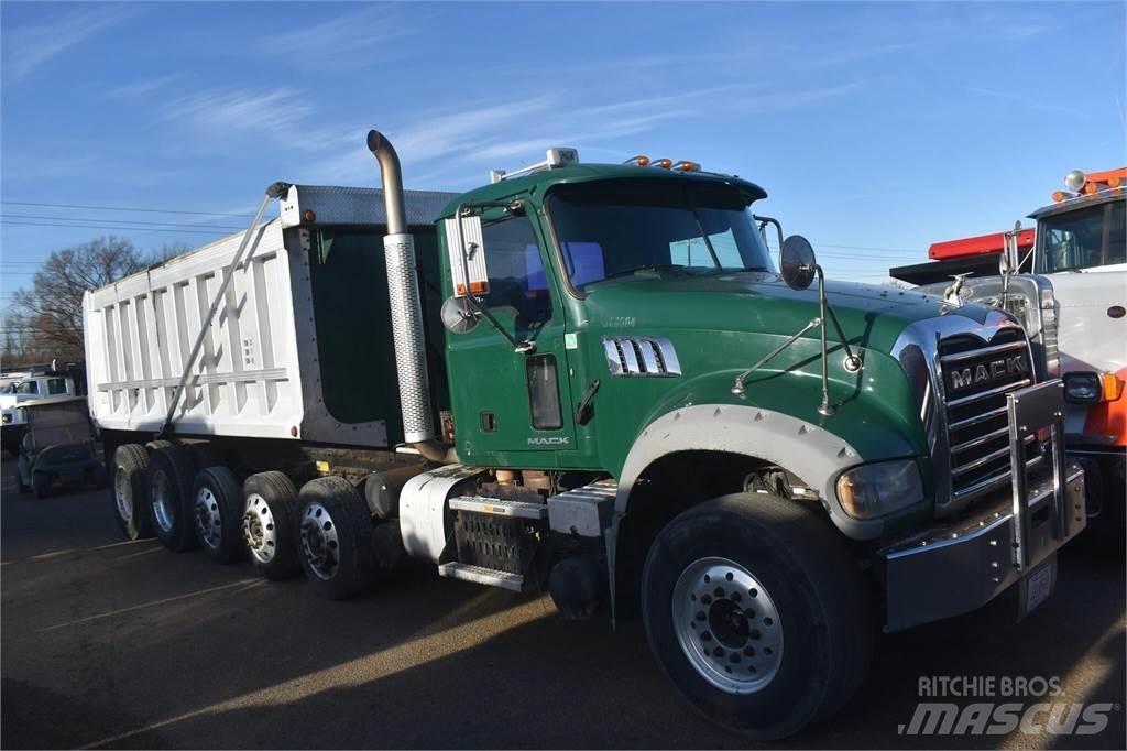 Mack GRANITE GU713 Camion benne