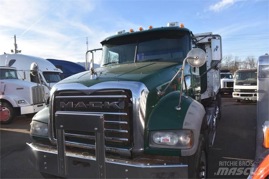 Mack GRANITE GU713 Camion benne