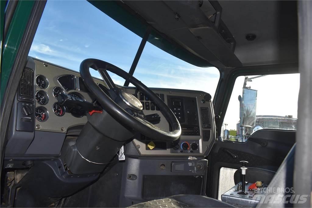 Mack GRANITE GU713 Camion benne