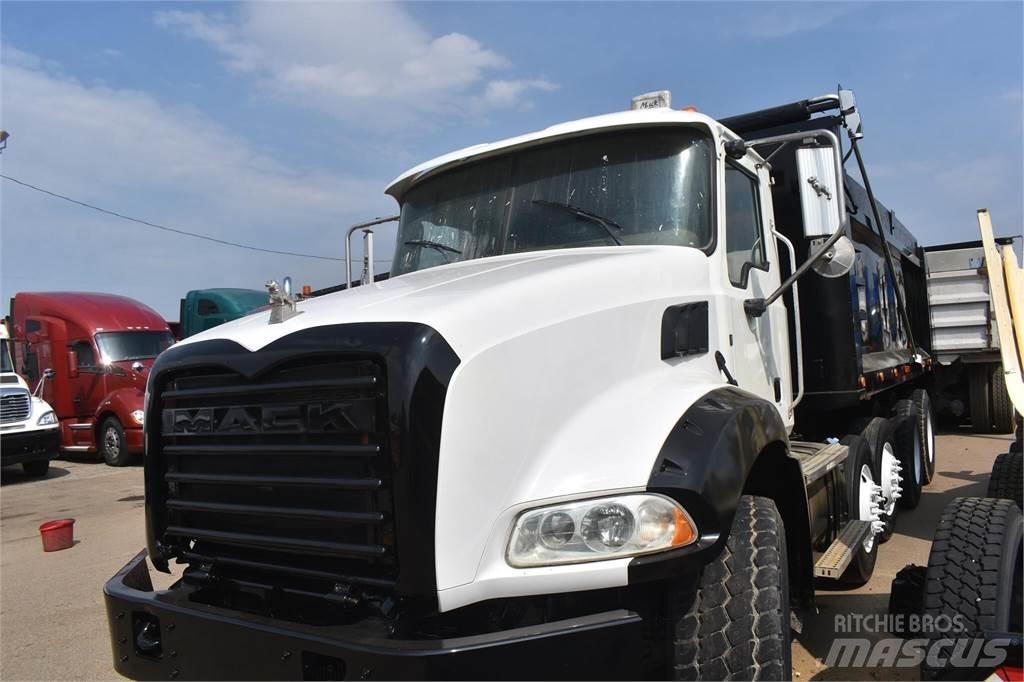Mack GRANITE GU813 Camion benne