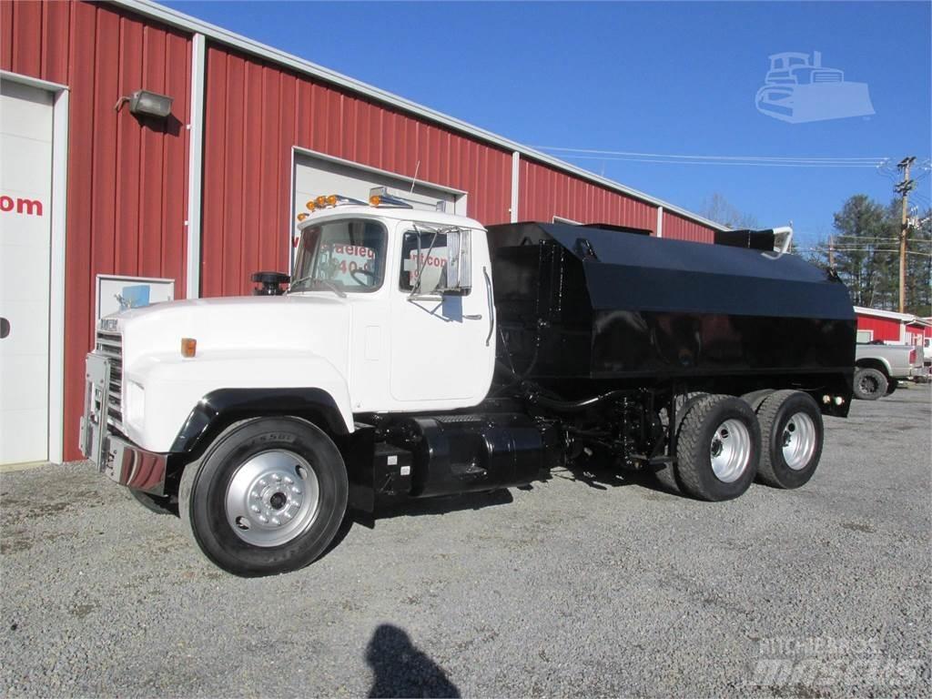 Mack R685S Motrici cisterna