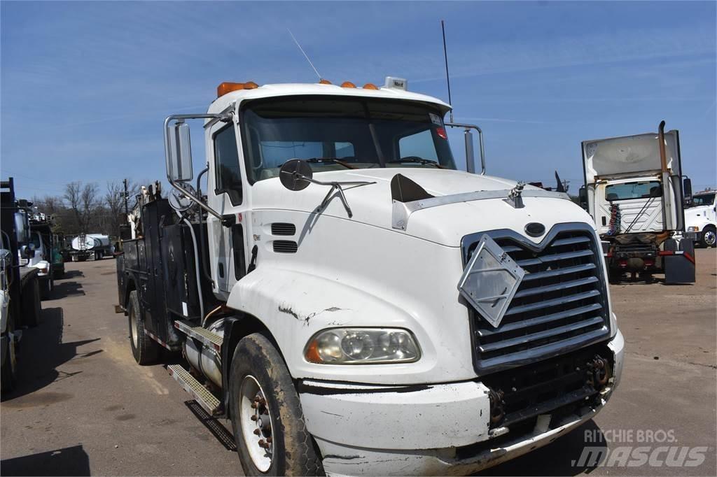 Mack VISION CX612 Camions et véhicules municipaux