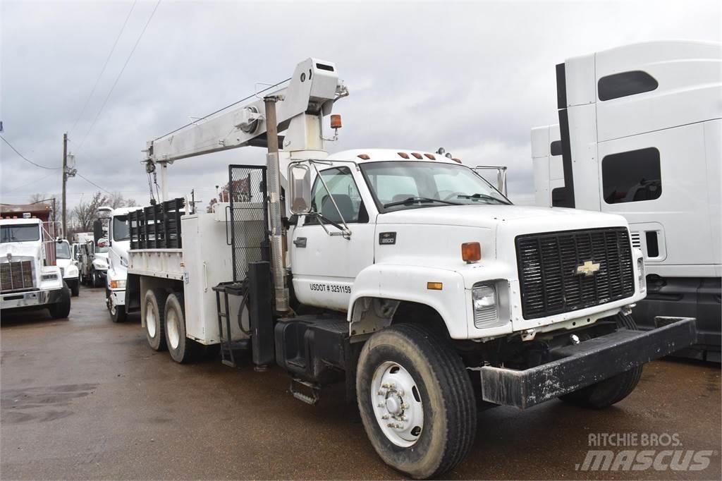 National 446A Camion plateau ridelle avec grue
