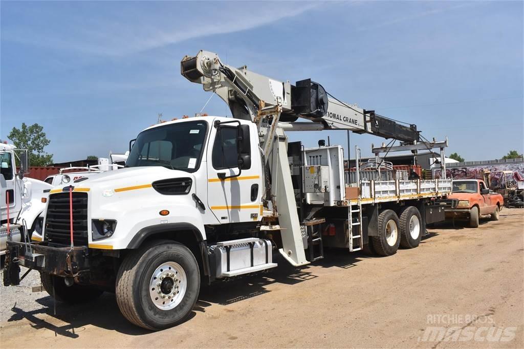 National 600E2 Camion plateau ridelle avec grue