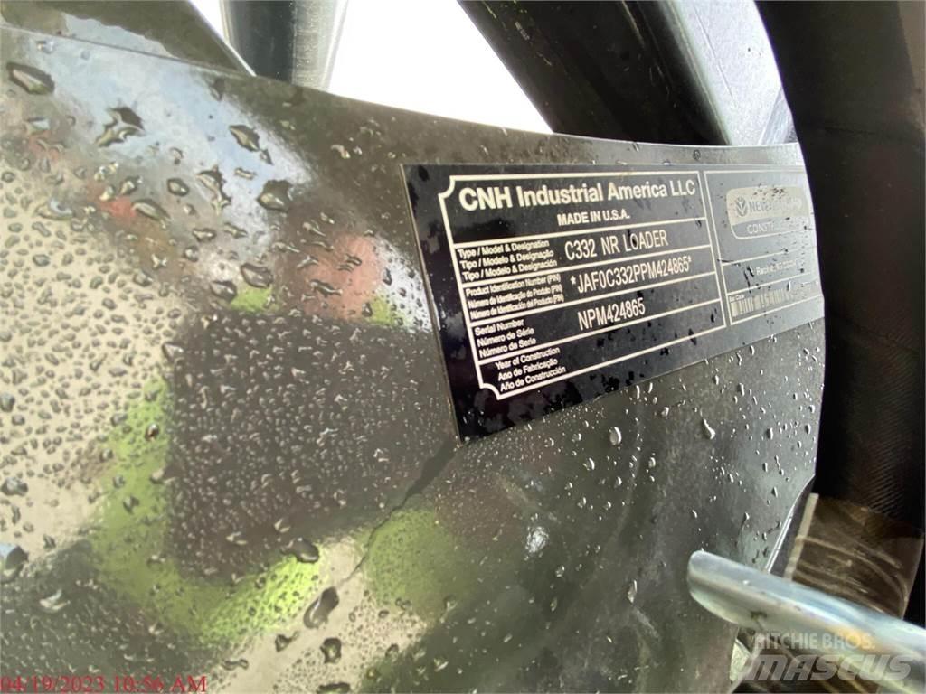 New Holland C332 Chargeuse compacte