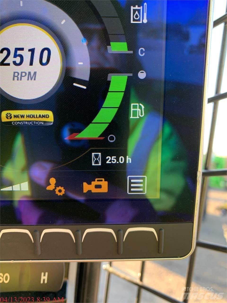 New Holland C332 Chargeuse compacte