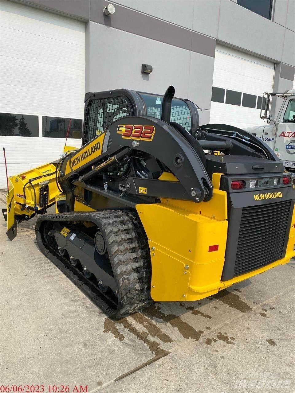 New Holland C332 Chargeuse compacte