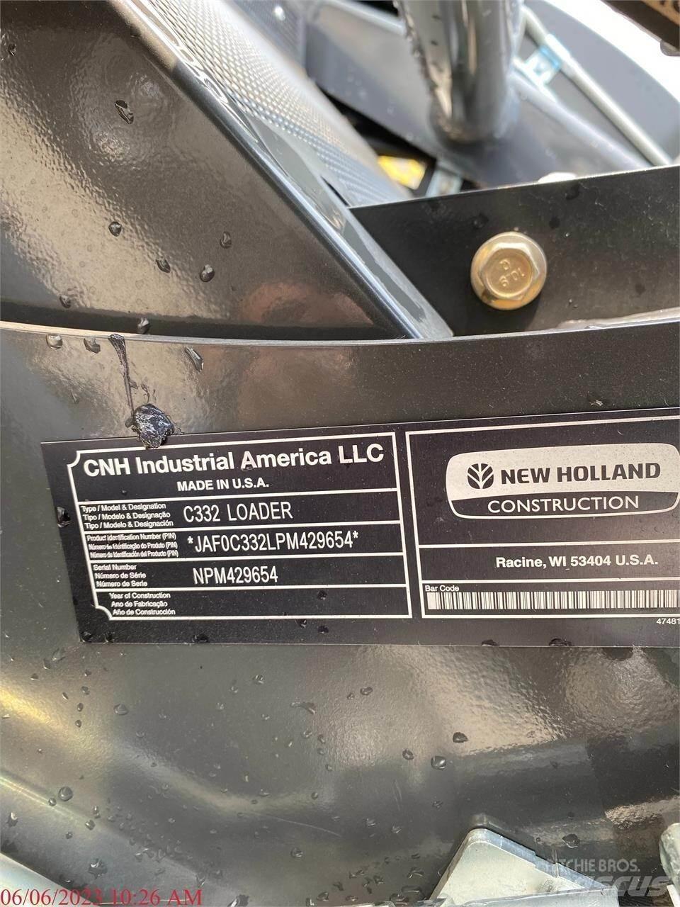 New Holland C332 Chargeuse compacte