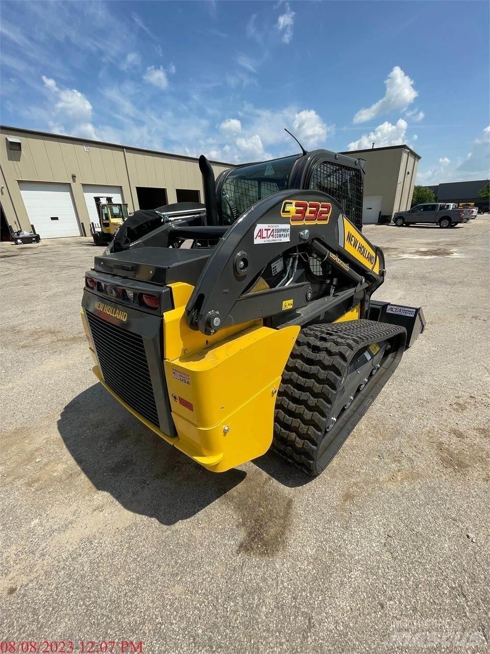 New Holland C332 Chargeuse compacte