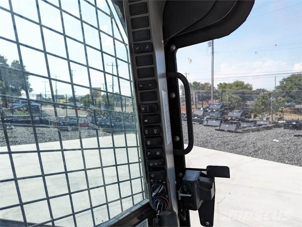 New Holland C362 Chargeuse compacte