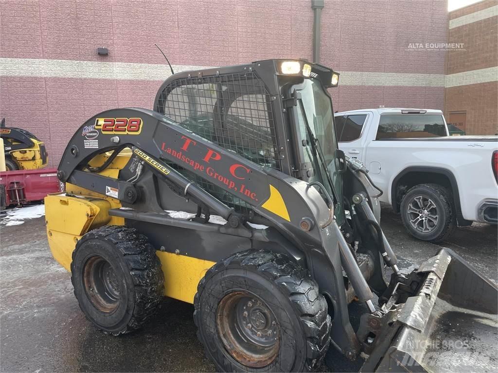 New Holland L228 Chargeuse compacte