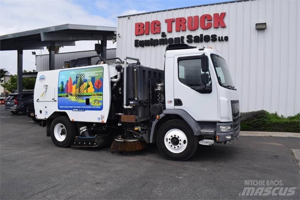 Peterbilt 220 Camion balayeur