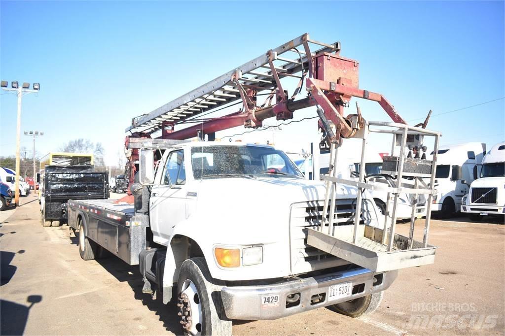 SkyHoist SR53 Camion plateau ridelle avec grue