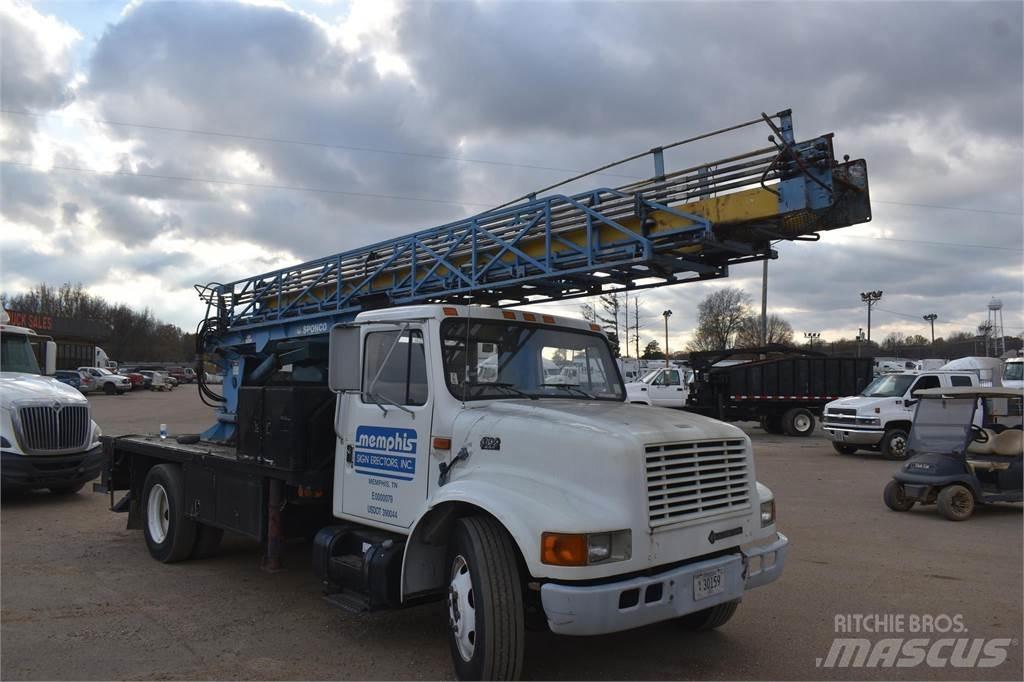  SPONCO M55 Camion plateau ridelle avec grue