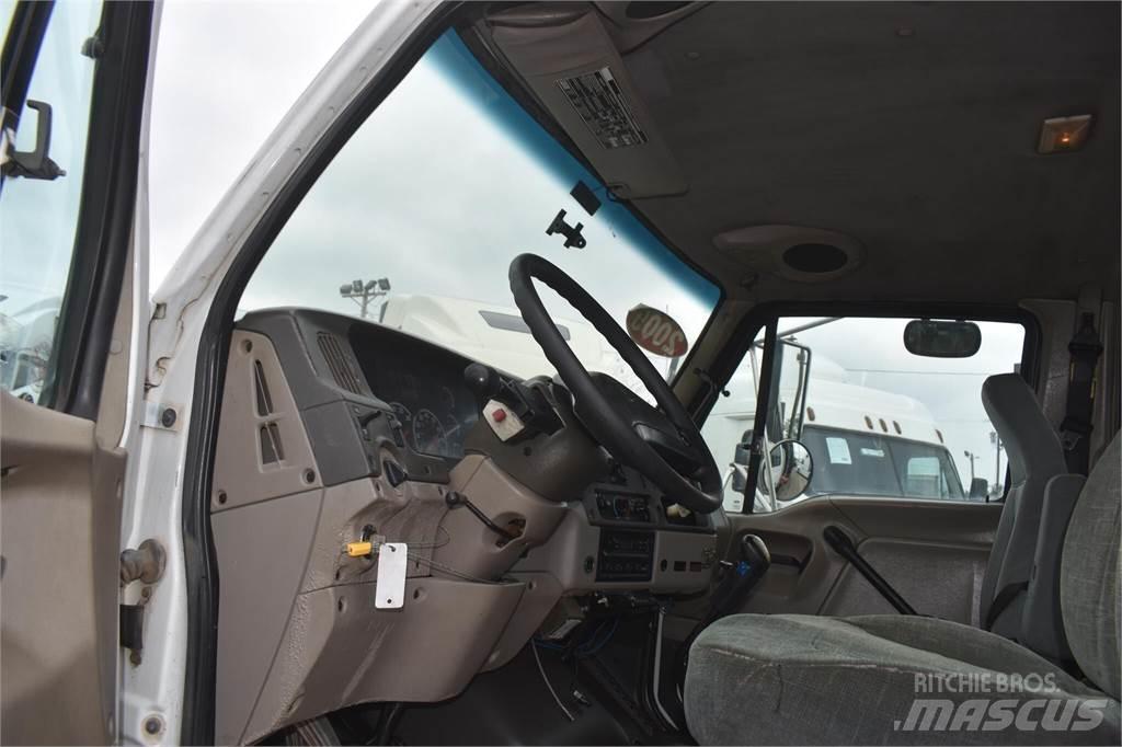 Sterling ACTERRA Camion plateau ridelle avec grue