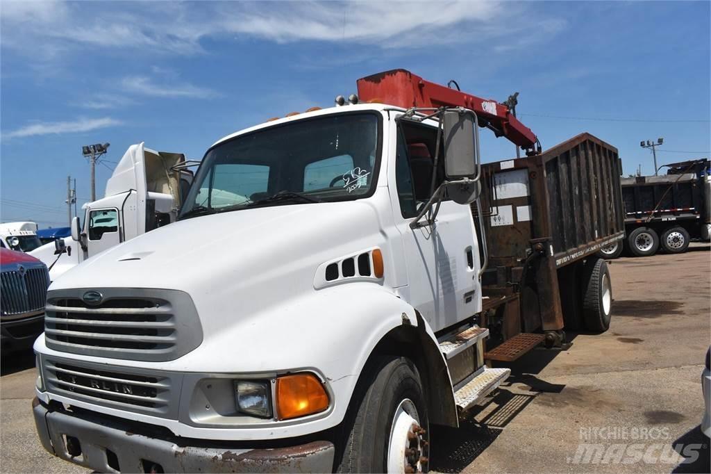 Sterling ACTERRA Camion plateau ridelle avec grue