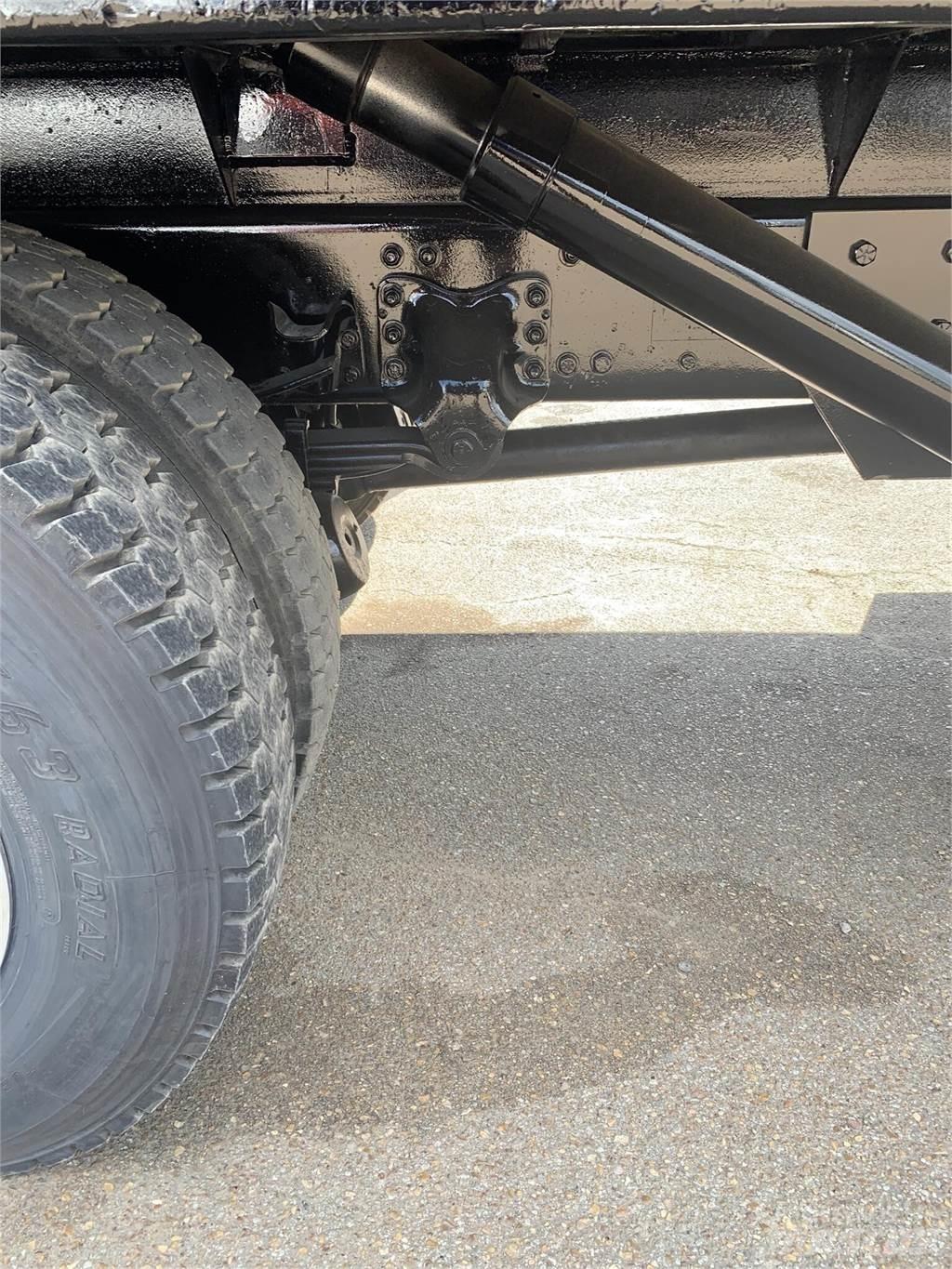 Sterling ACTERRA Camion plateau ridelle avec grue