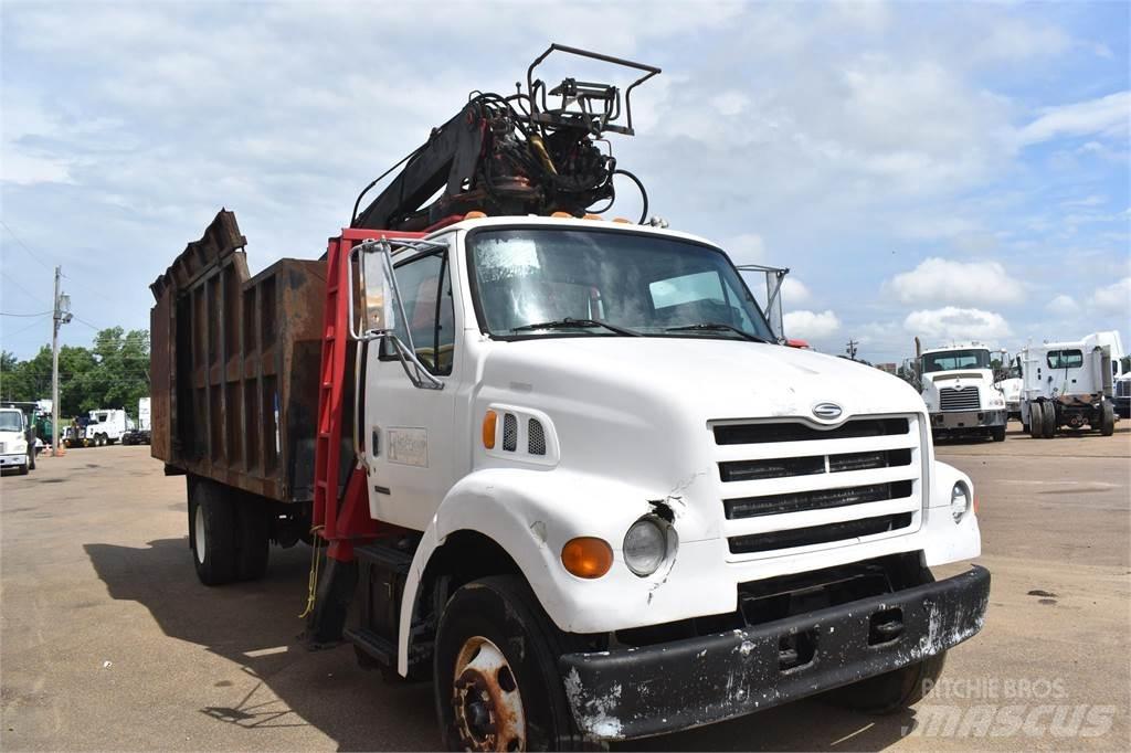 Sterling L7500 Camion plateau ridelle avec grue