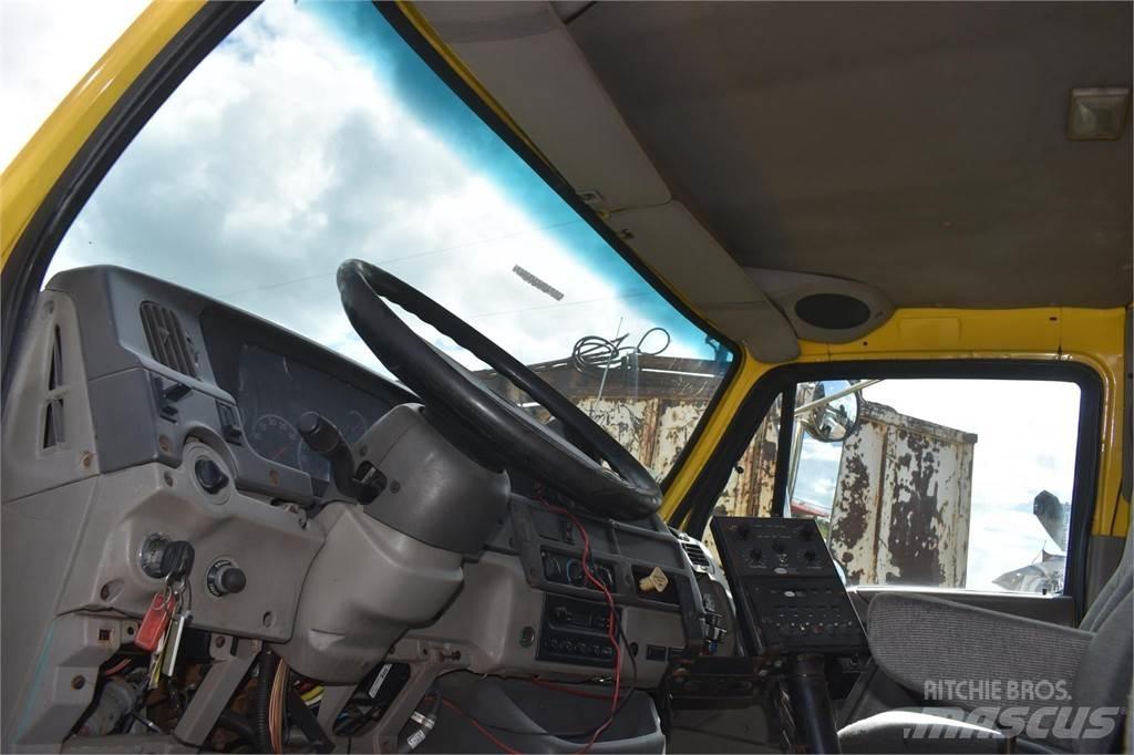 Sterling L7500 Camion benne