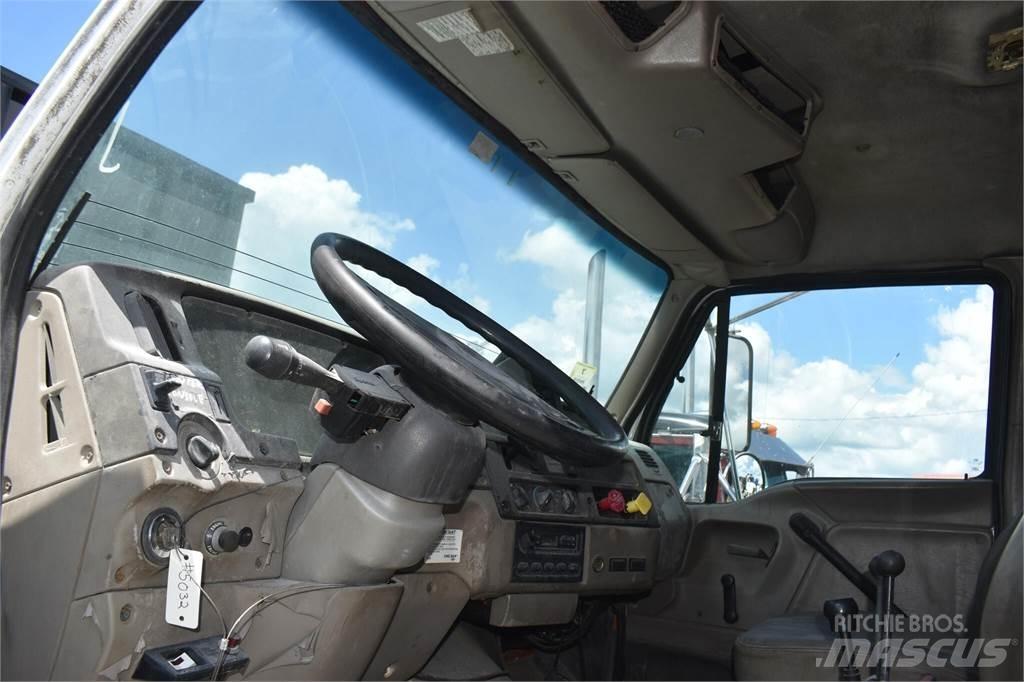 Sterling L7500 Camion benne