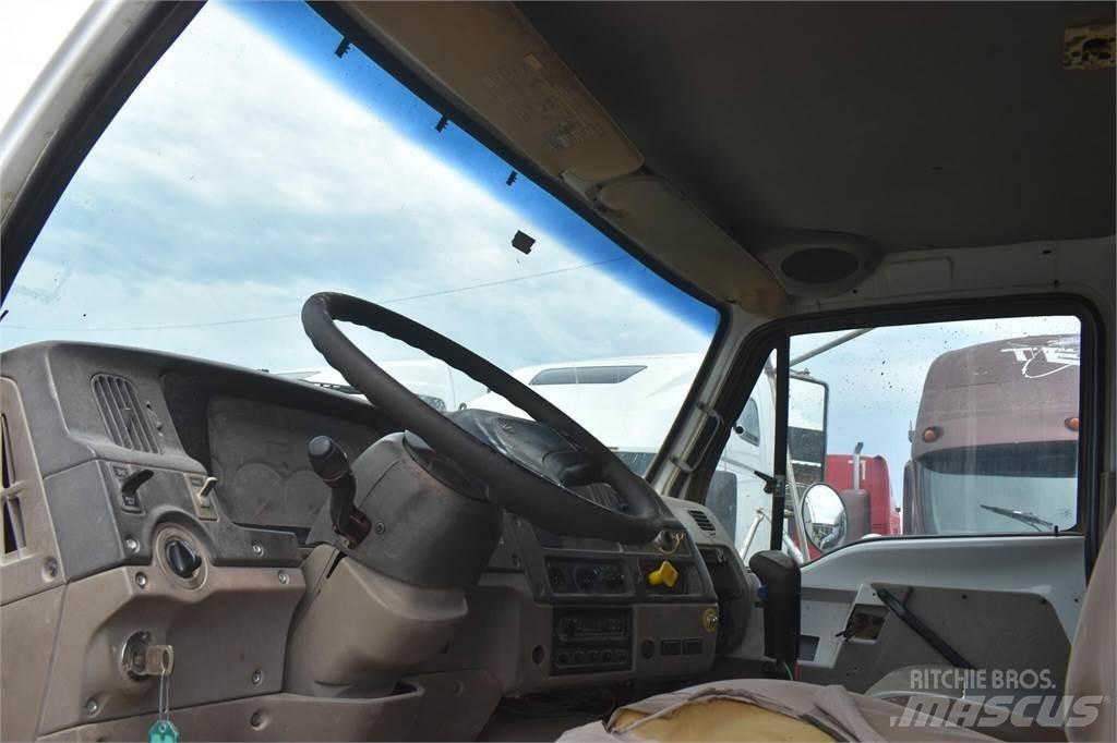Sterling L7500 Camion benne