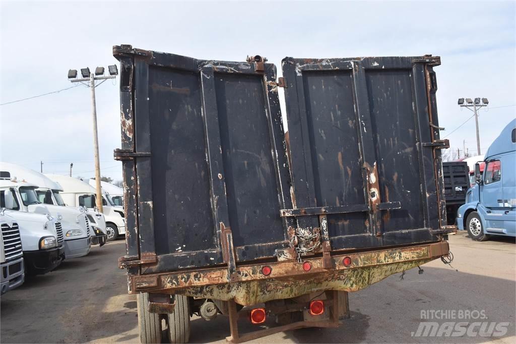 Sterling L7500 Camion plateau ridelle avec grue