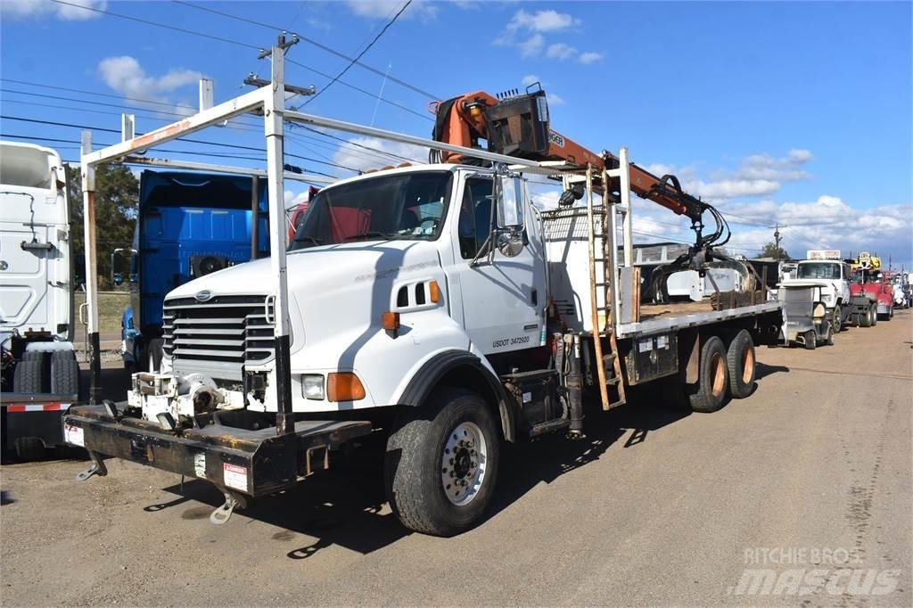 Sterling L8500 Camion plateau ridelle avec grue